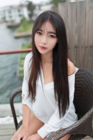 女同桌自愿打开腿接受调教_高清在线播放观看